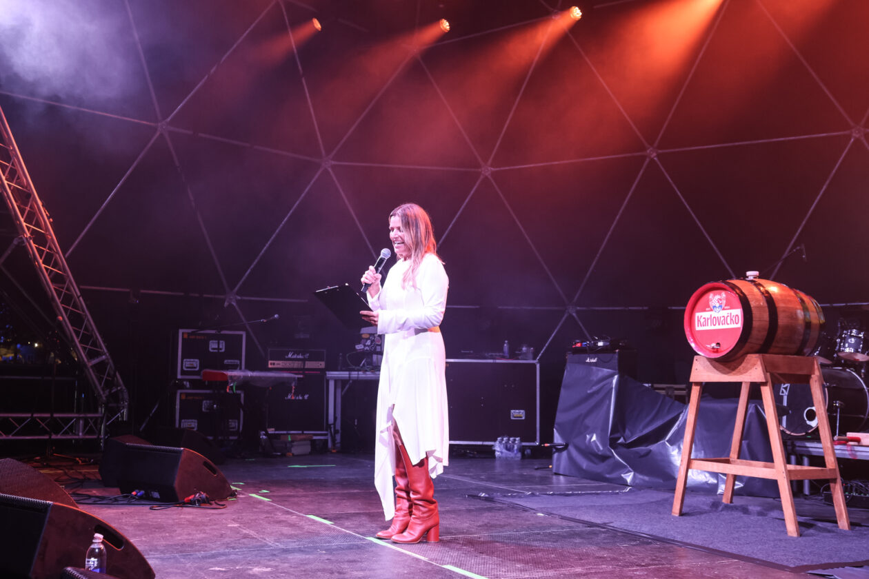 dani piva antonela (16) dani piva antonela (16)