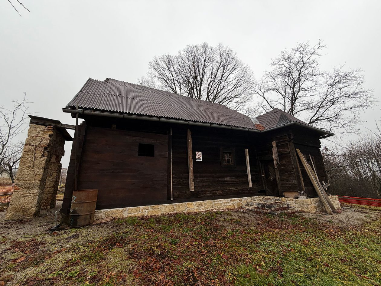 drvena crkva draganic (15) drvena crkva draganic (15)