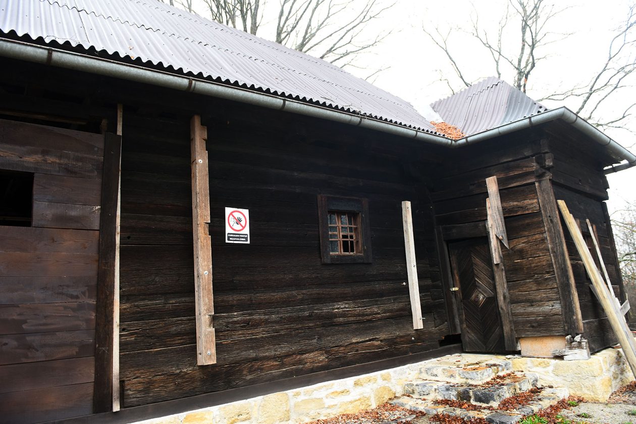 drvena crkva draganic (6) drvena crkva draganic (6)