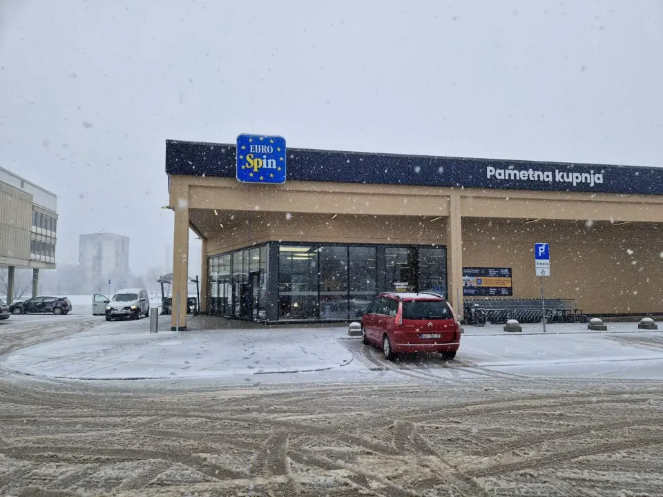 eurospin trgovina snijeg (2)