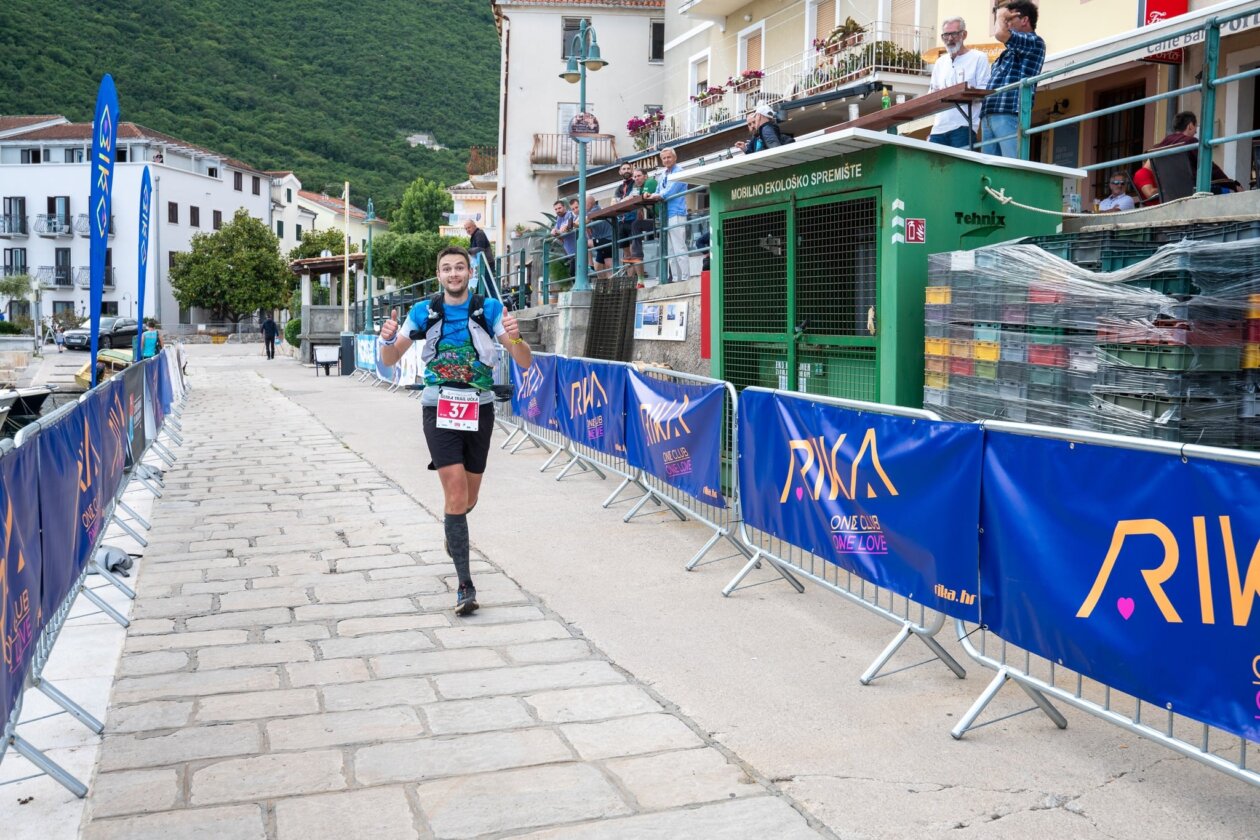 fd3915ae-9feb-4661-9db9-8f69fd81df0d