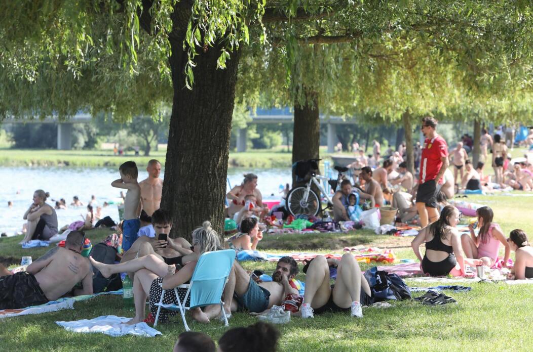 Karlovac: Otvorena sezona kupanja na Foginovom kupalistu Karlovac: Otvorena sezona kupanja na Foginovom kupalistu