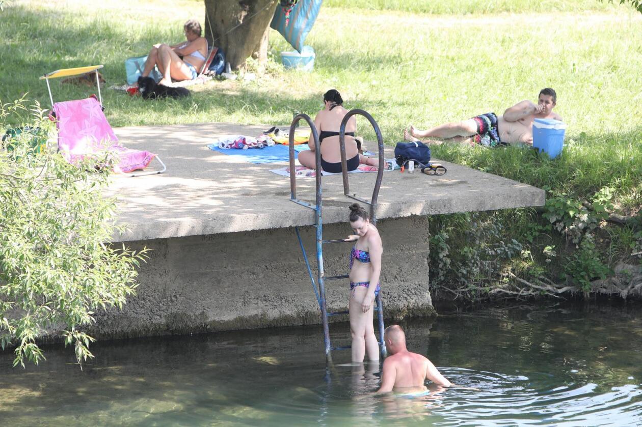 Karlovac: Otvorena sezona kupanja na Foginovom kupalistu Karlovac: Otvorena sezona kupanja na Foginovom kupalistu