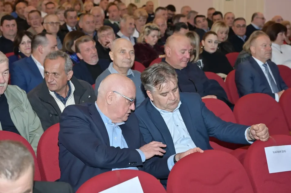 hdz obljetnica (1) hdz obljetnica (1)