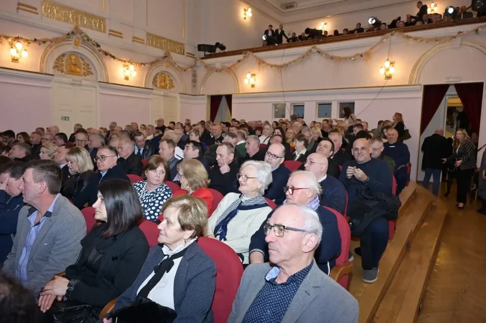 hdz obljetnica (2) hdz obljetnica (2)