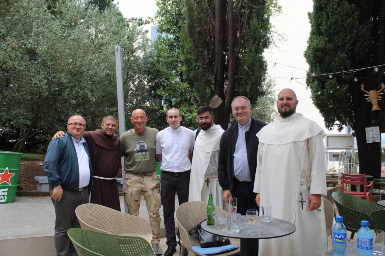 hodocasce (2) hodocasce (2)