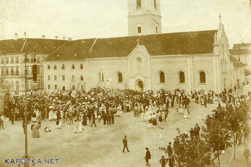 img745_jelacicev_trg_1910_sl