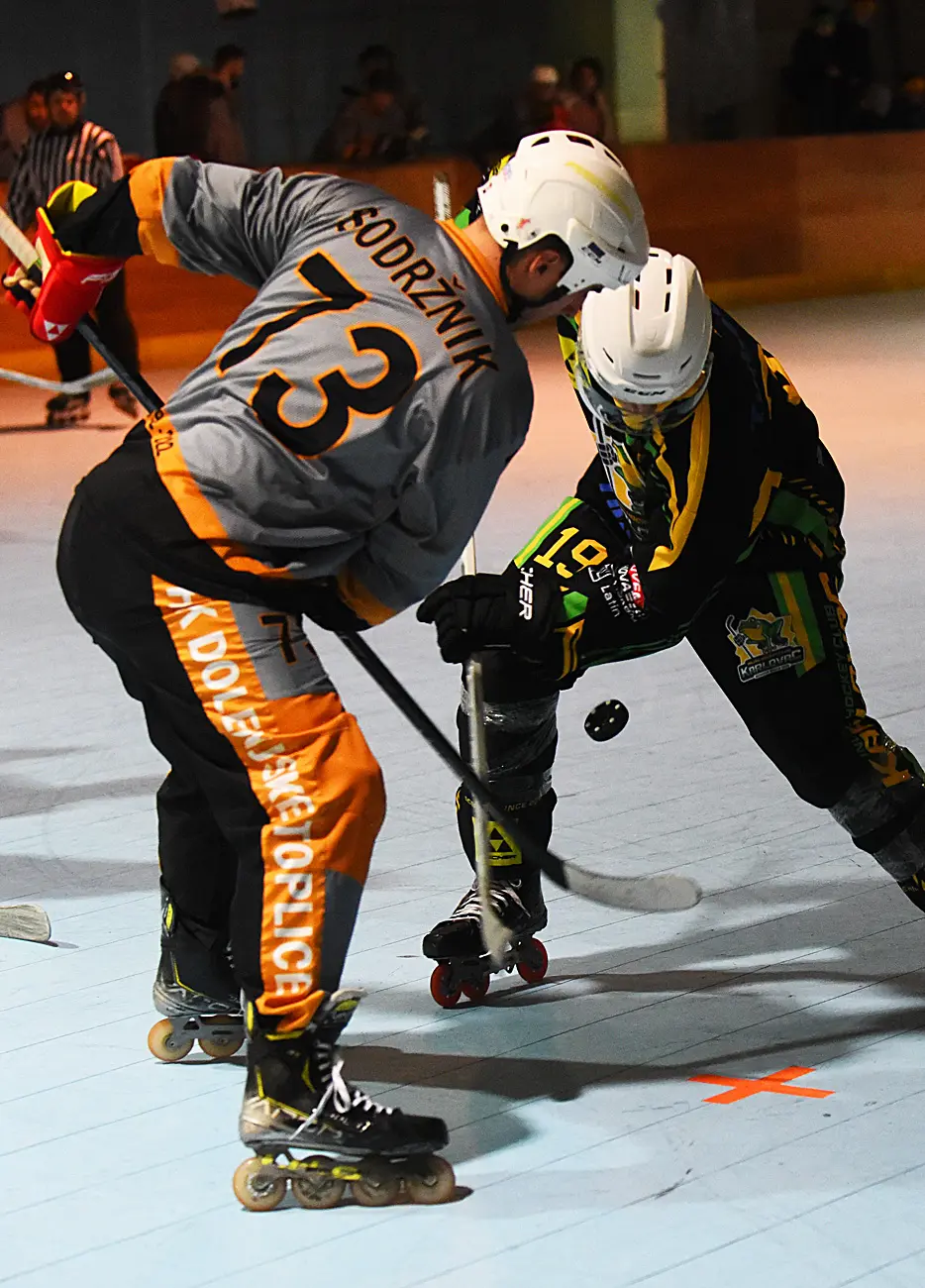 inline hokej (12) inline hokej (12)