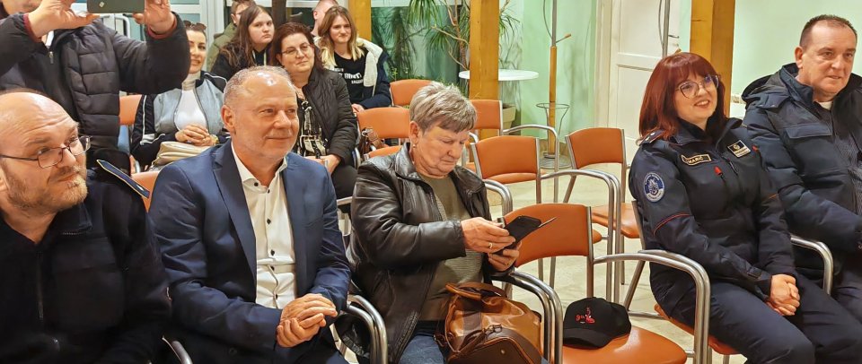 izlozba (10) izlozba (10)