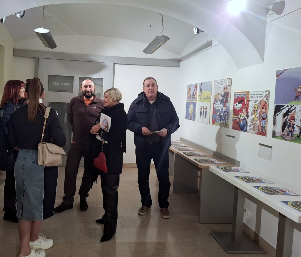 izlozba (21) izlozba (21)