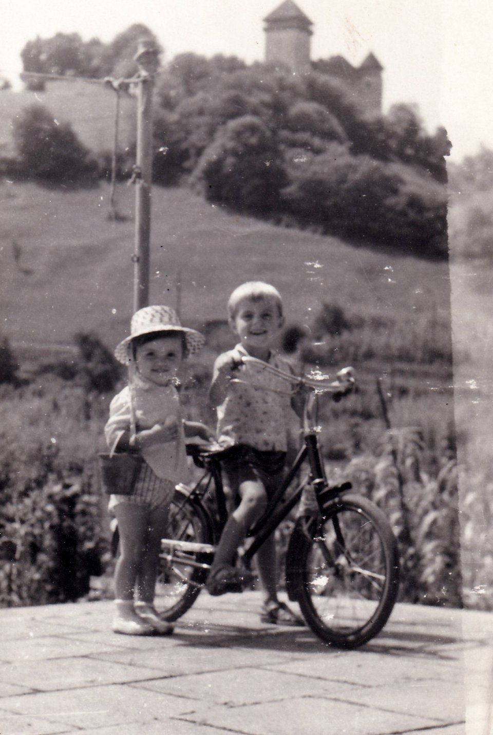 kata-kustreba-100 (18) kata-kustreba-100 (18)