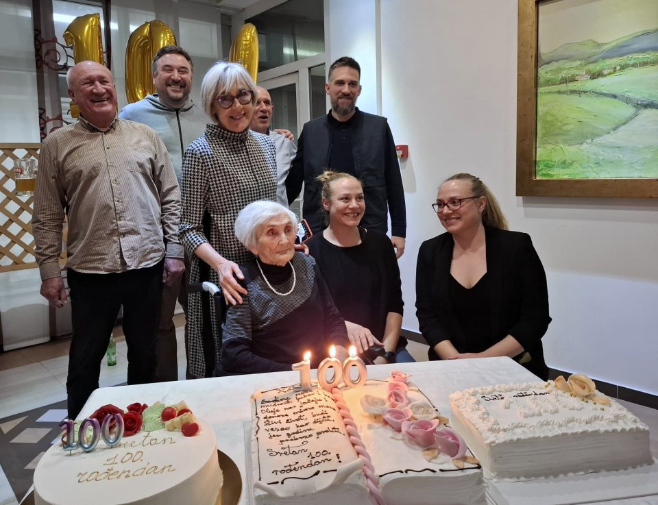 kata-kustreba-100 (40) kata-kustreba-100 (40)