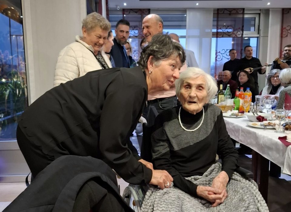 kata-kustreba-100 (48) kata-kustreba-100 (48)