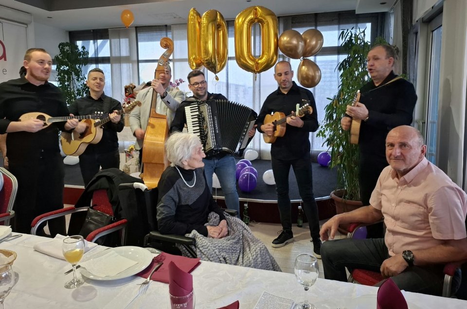 kata-kustreba-100 (59) kata-kustreba-100 (59)