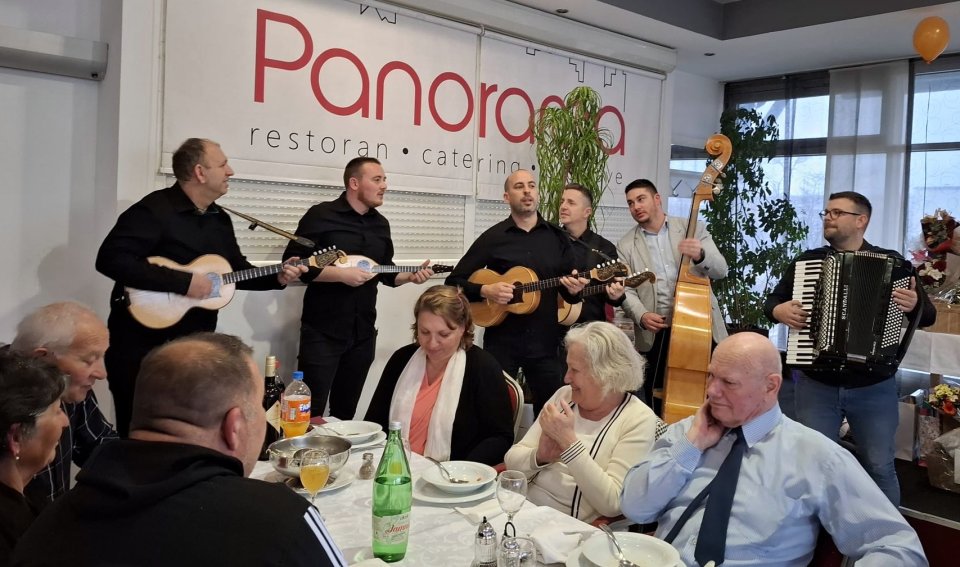 kata-kustreba-100 (62) kata-kustreba-100 (62)