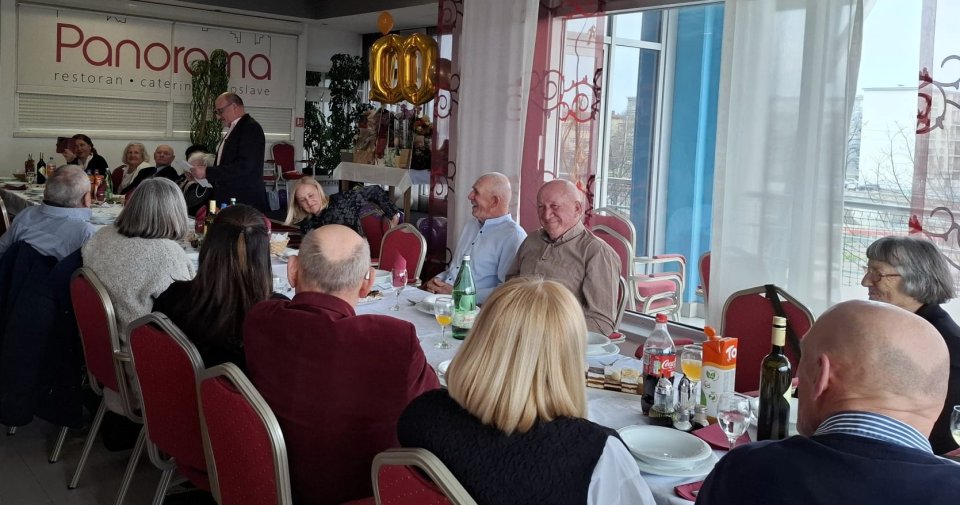 kata-kustreba-100 (68) kata-kustreba-100 (68)