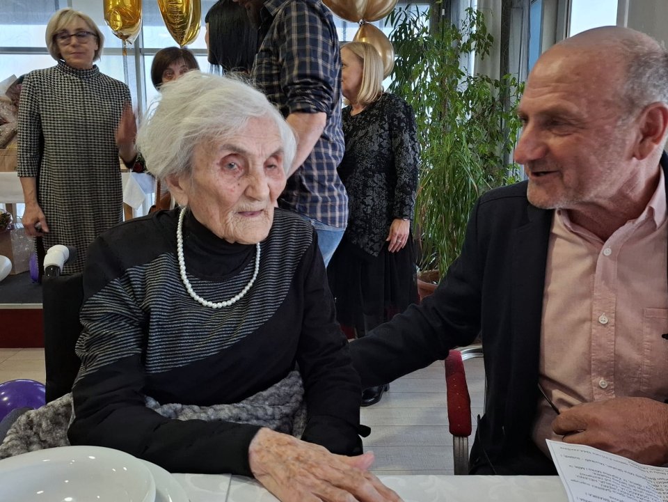 kata-kustreba-100 (71) kata-kustreba-100 (71)