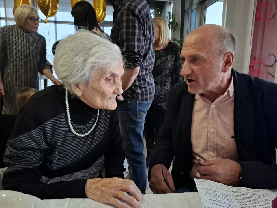 kata-kustreba-100 (73) kata-kustreba-100 (73)