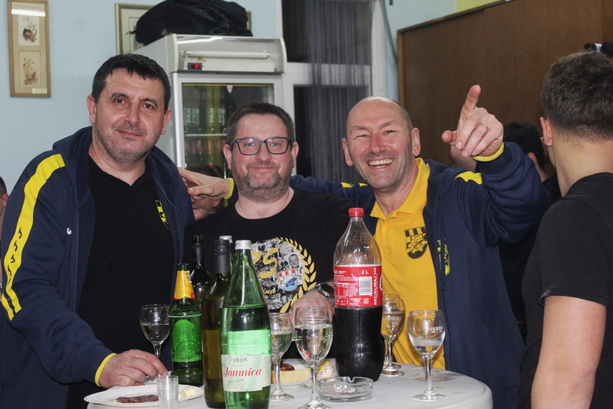 kobasijada (21) kobasijada (21)