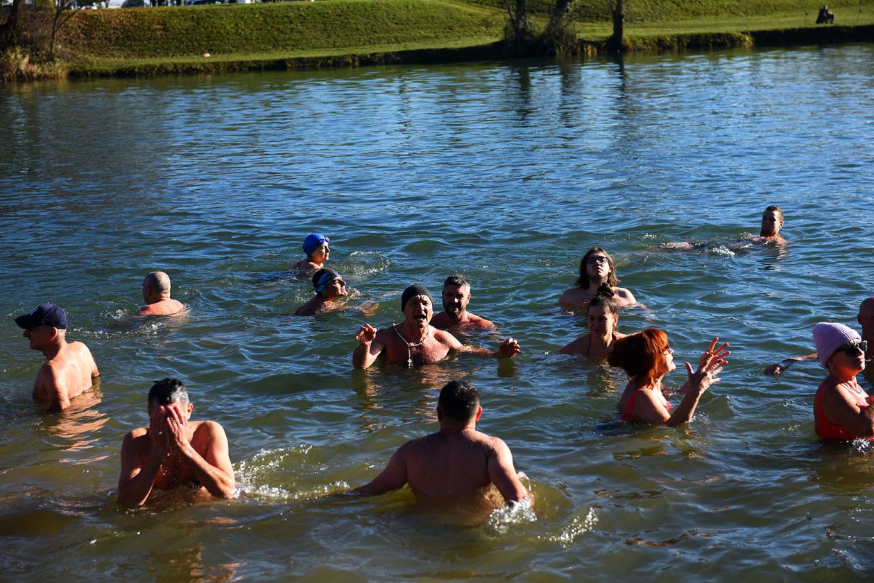 korana kupanje (16) korana kupanje (16)