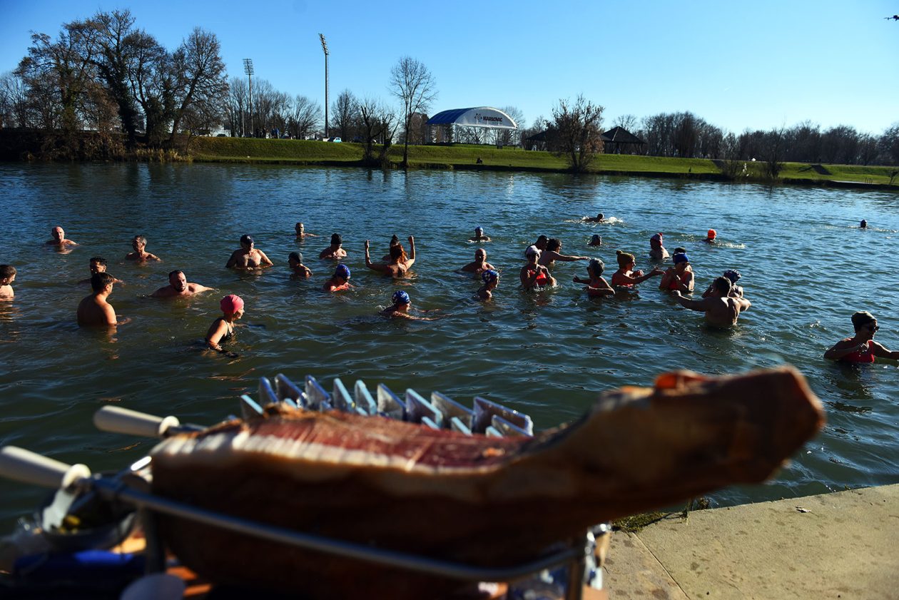 korana kupanje (20) korana kupanje (20)