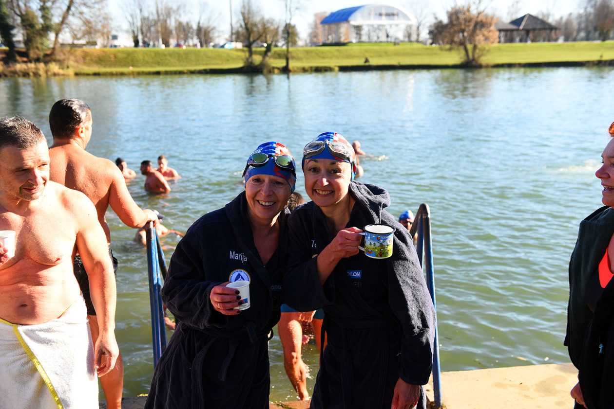 korana kupanje (25) korana kupanje (25)