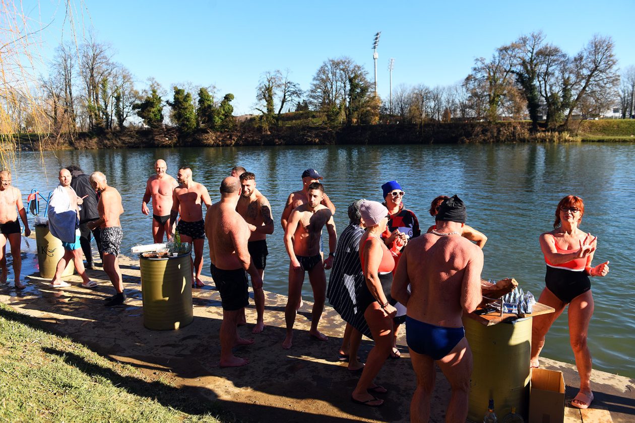 korana kupanje (27) korana kupanje (27)