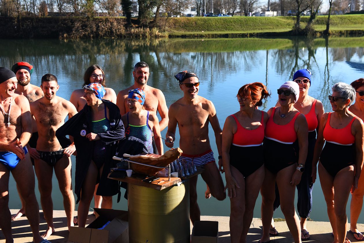 korana kupanje (6) korana kupanje (6)