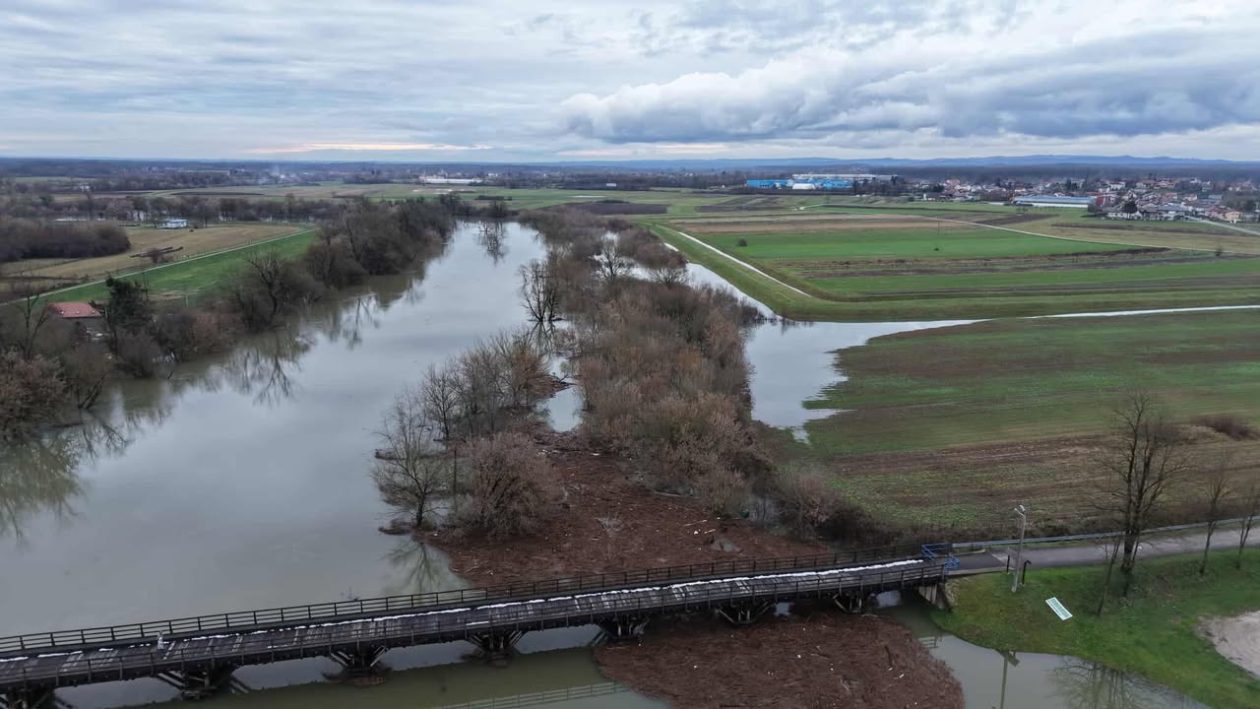 korana vodostaj (10) korana vodostaj (10)