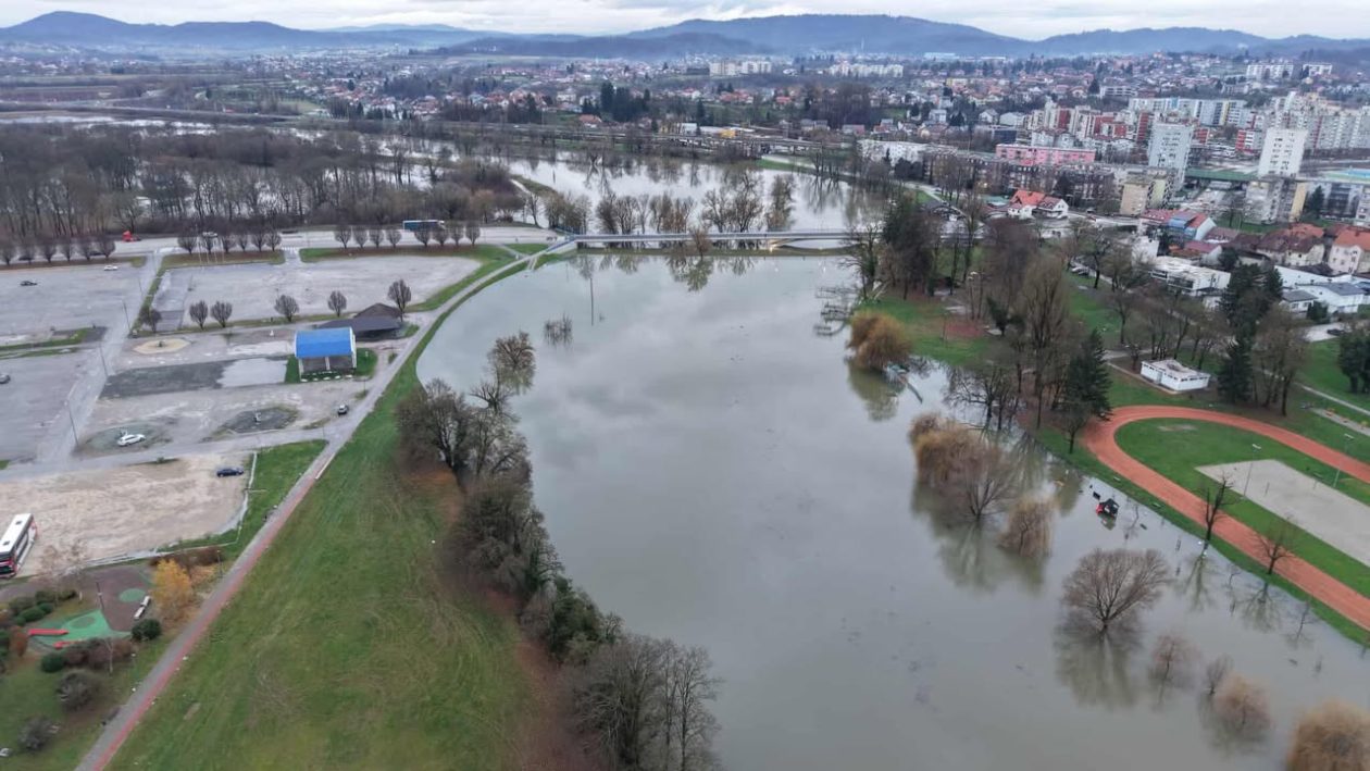 korana vodostaj (14) korana vodostaj (14)