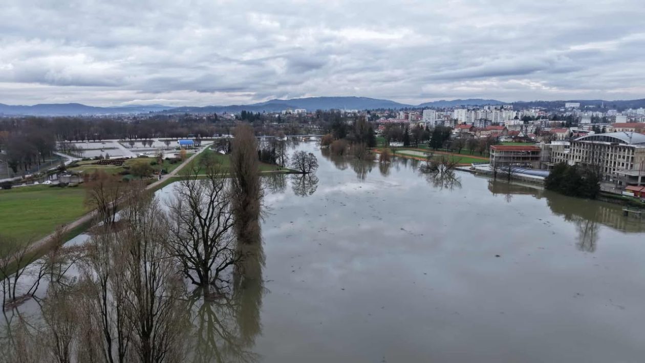 korana vodostaj (17) korana vodostaj (17)