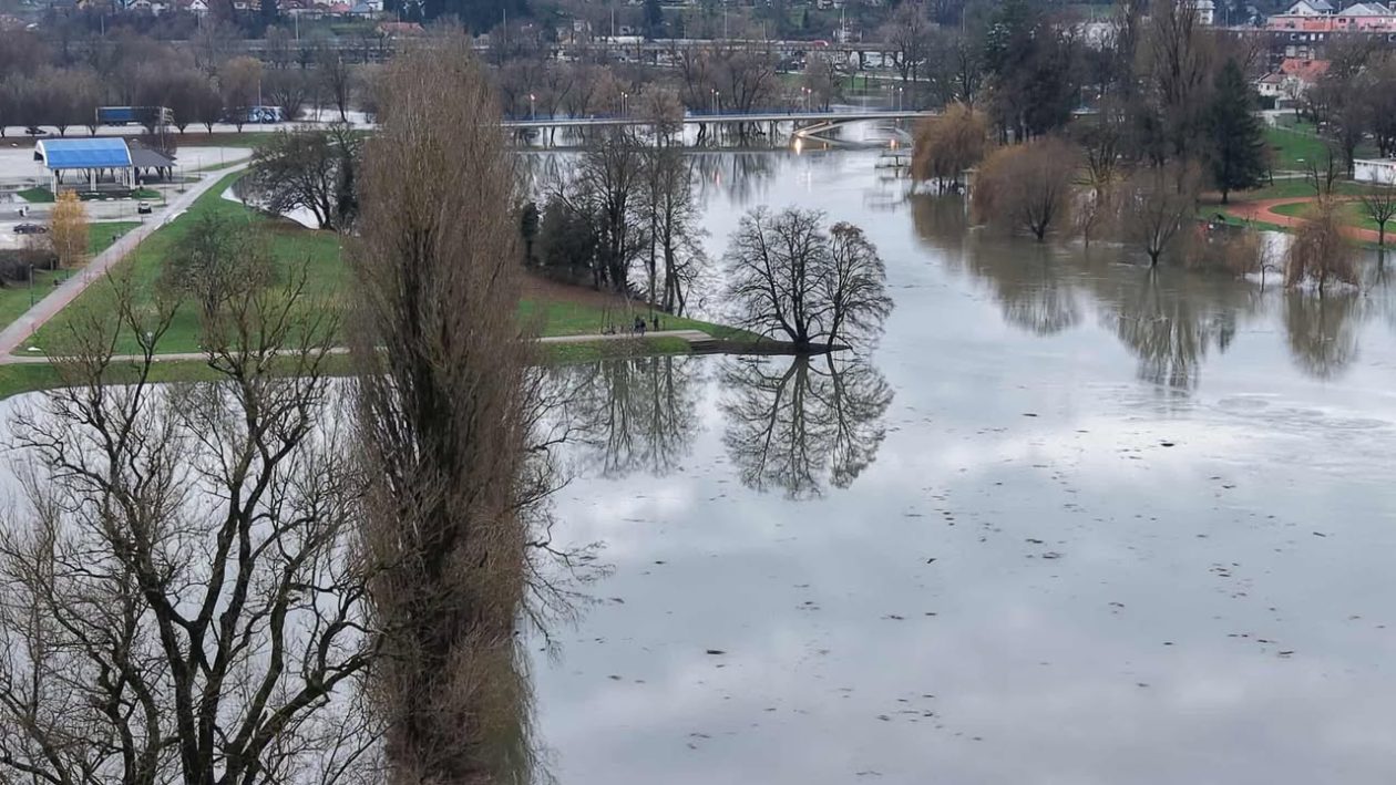 korana vodostaj (19) korana vodostaj (19)