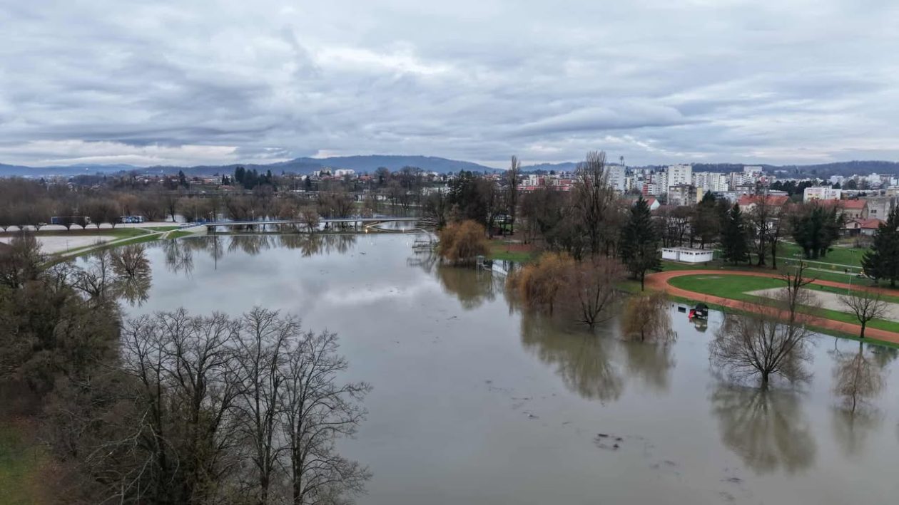 korana vodostaj (21) korana vodostaj (21)