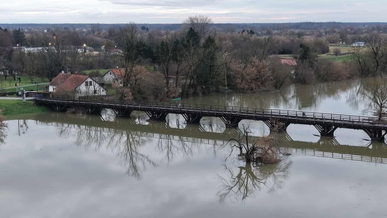 korana vodostaj (4) korana vodostaj (4)