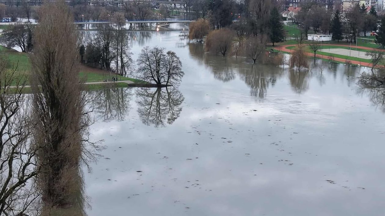 korana vodostaj (8) korana vodostaj (8)