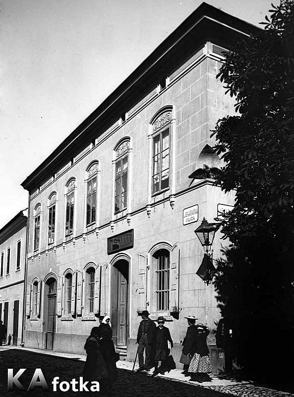 ljekarna_k_crnom_orlu_u_karlovcu-1