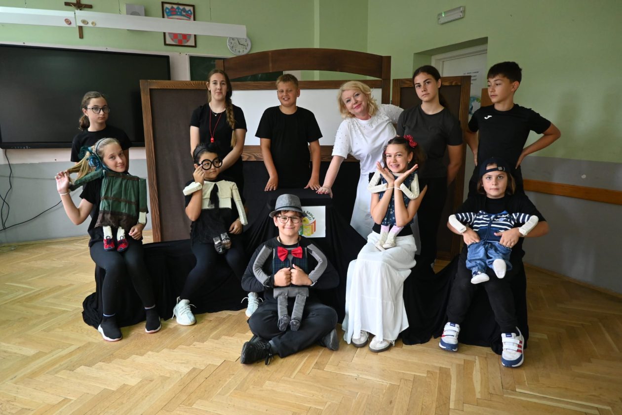 lutkarska zgrada skola draganici (3)