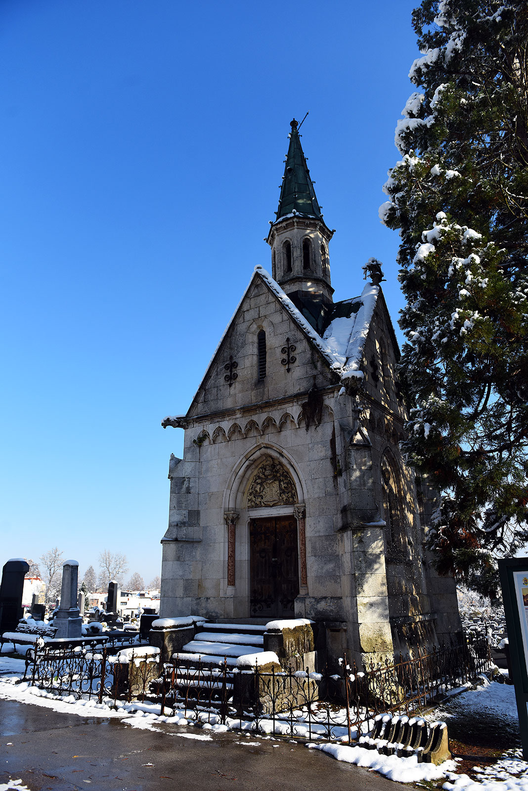 mauzolej groblje dubovac (11)