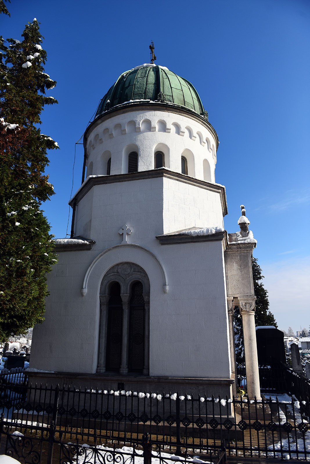 mauzolej groblje dubovac (19)