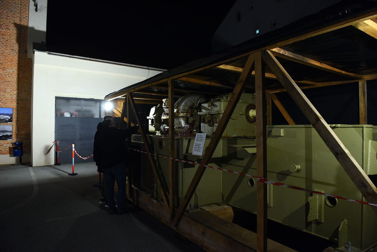 noc muzeja mustad (2) noc muzeja mustad (2)