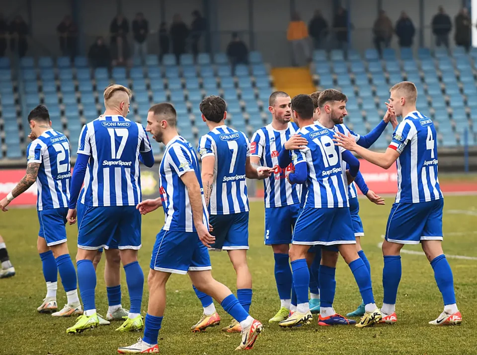 nogomet (9) nogomet (9)