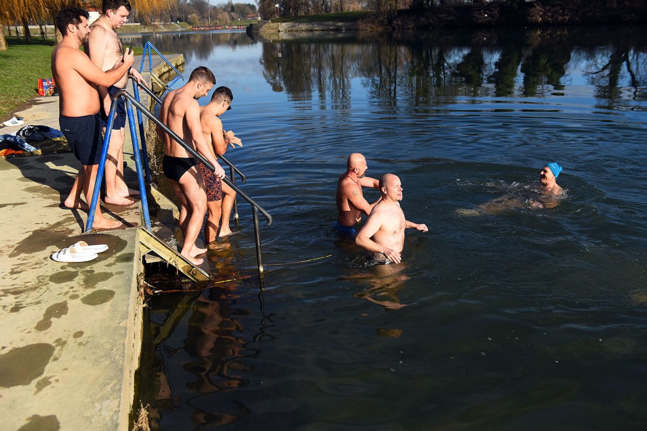 novogodisnje kupanje korana (6)