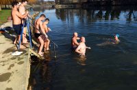novogodisnje kupanje korana (6)