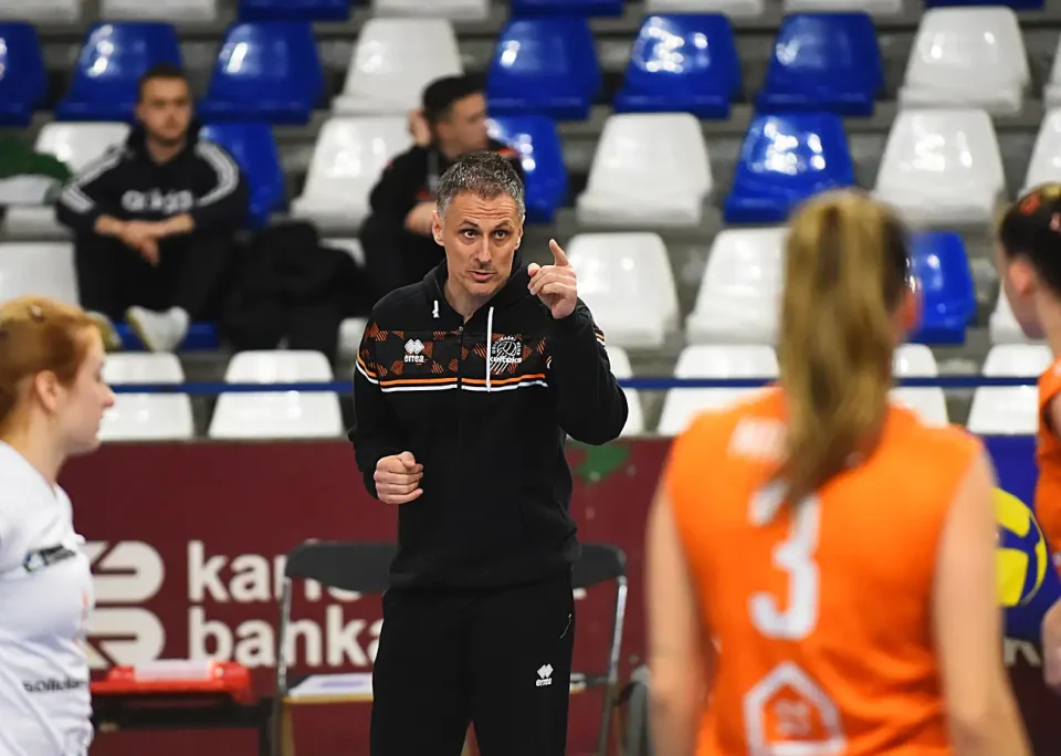 odbojka (10) odbojka (10)