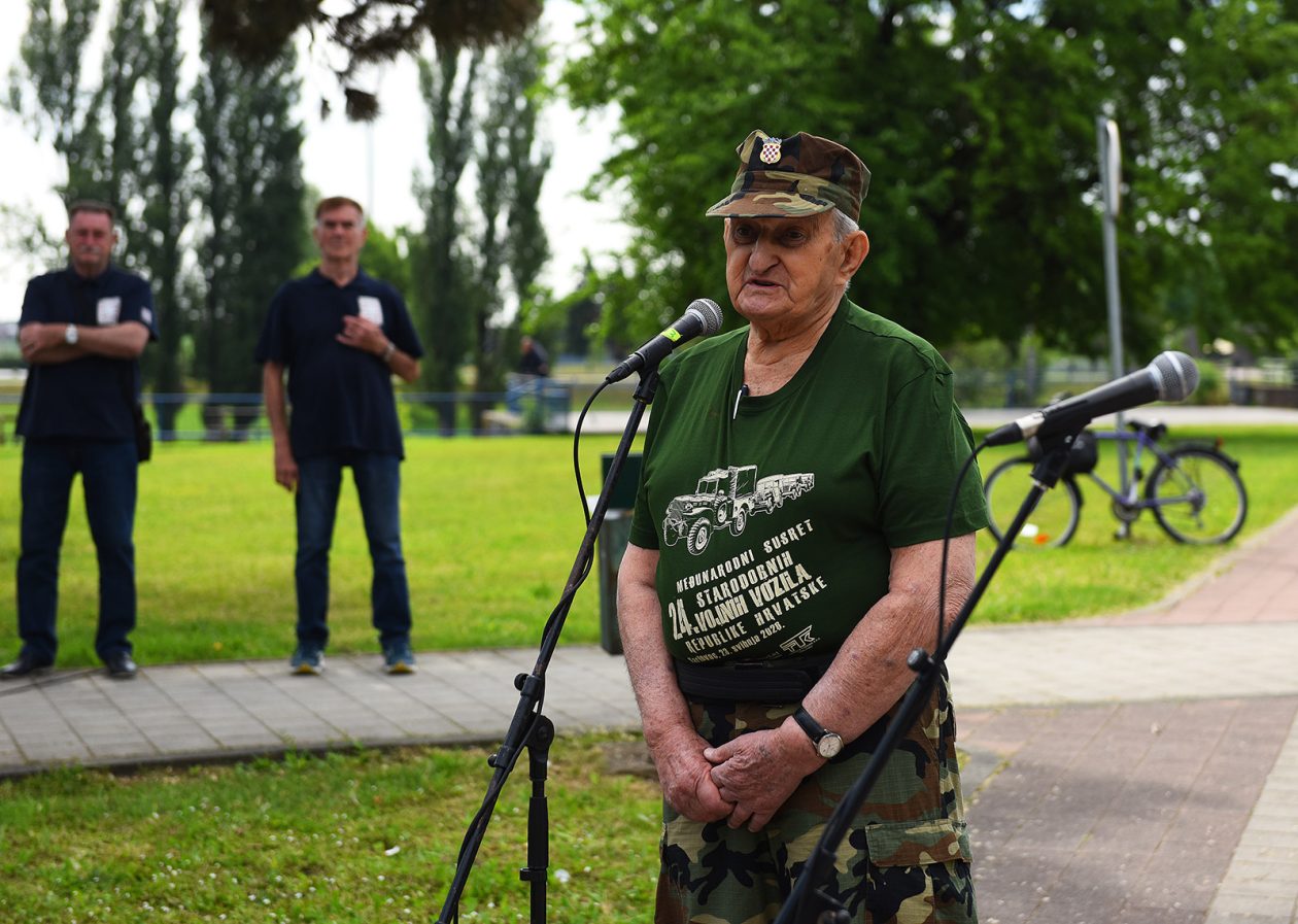 oldtimeri starodobna vojna vozila (10)