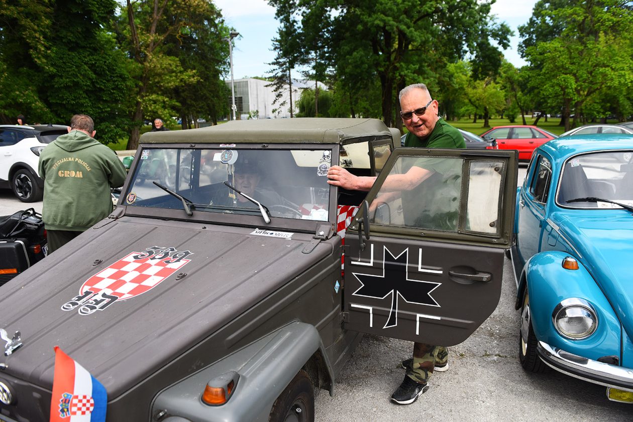 oldtimeri starodobna vojna vozila (28)