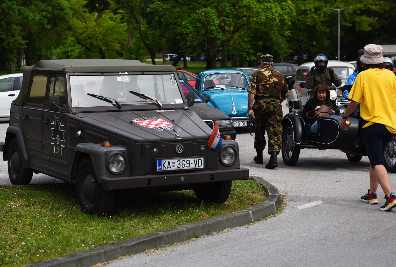 oldtimeri starodobna vojna vozila (33)