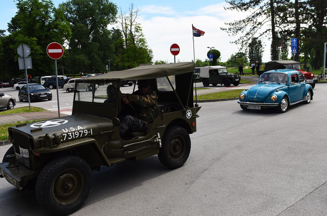oldtimeri starodobna vojna vozila (34)