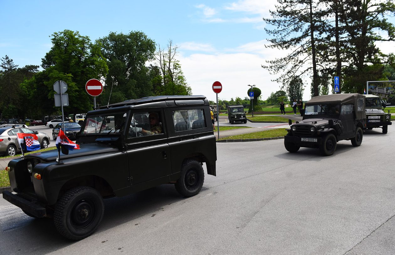 oldtimeri starodobna vojna vozila (37)