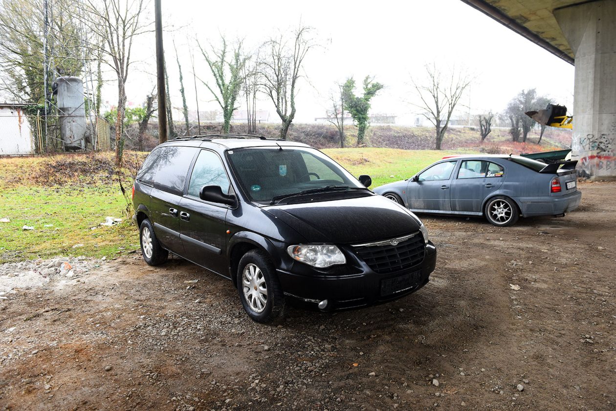 parkiraliste nadvoznjak rakovac auti (6)